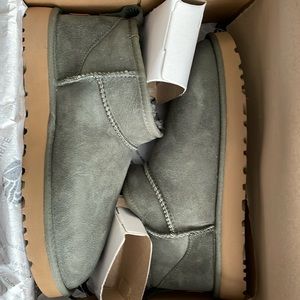 UGG classic ULTRA MINI.